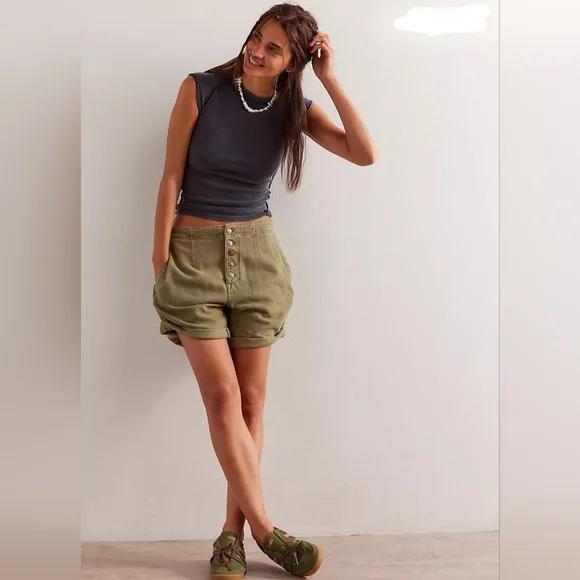 We The Free Moxie Olive Green Button Front Shorts - Picture 1 of 8